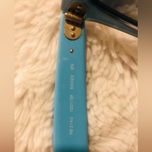 Vintage Ray-Ban Wayfarer Black/blue sunglasses - Picture 5 of 6